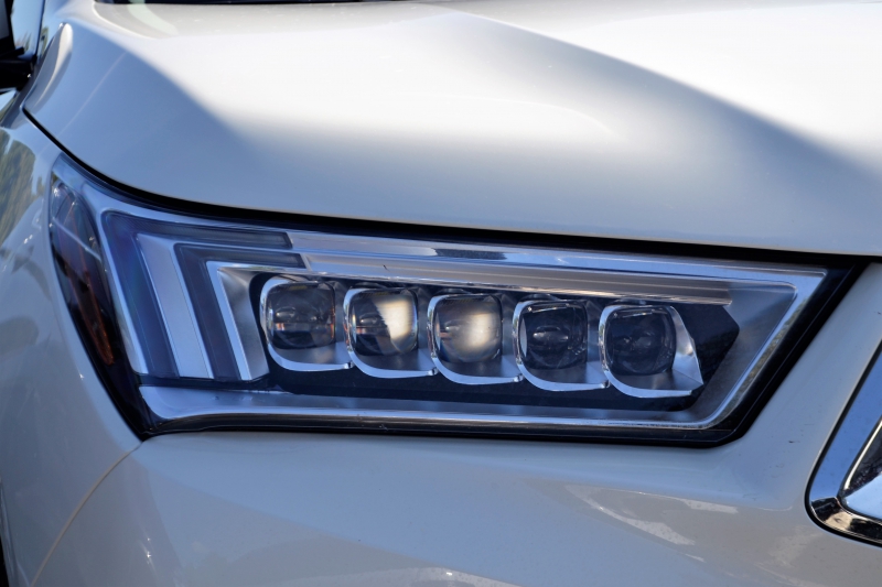 concession-BARGEME-min_acura-headlamp-2834131